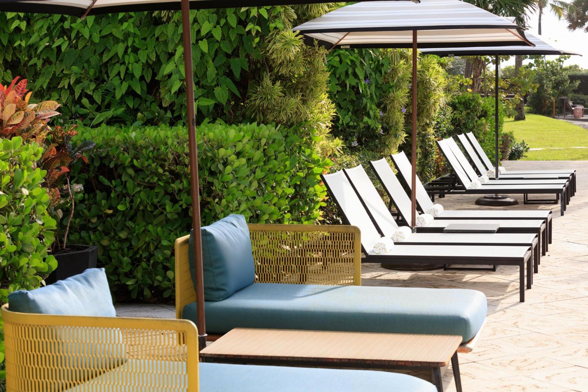 Kimpton Surfcomber Hotel By Ihg Miami Beach Eksteriør billede